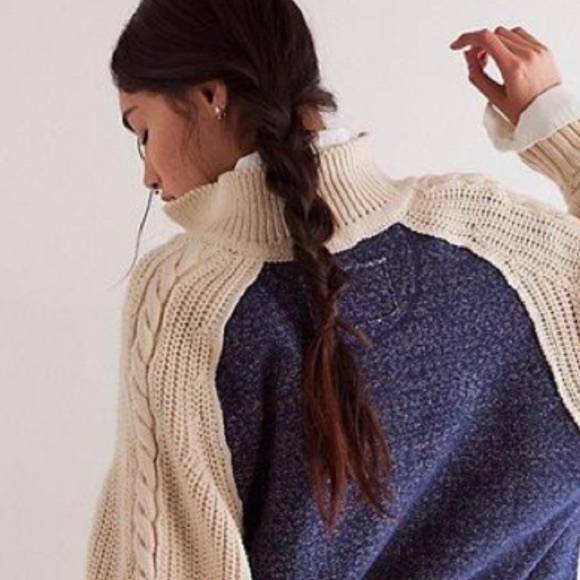 HOST PICK🎉🎉
We The Free Marco
Polo NWOT
FP OVERSIZED
Colour: Navy Combo - Picture 6 of 10